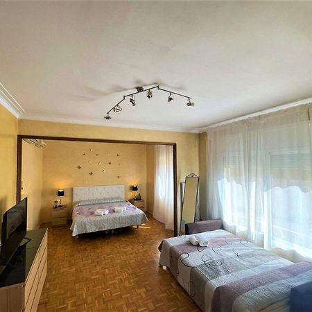 Villarroel Habitaciones Барселона Екстер'єр фото