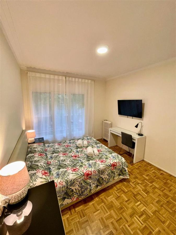 Villarroel Habitaciones Барселона Екстер'єр фото