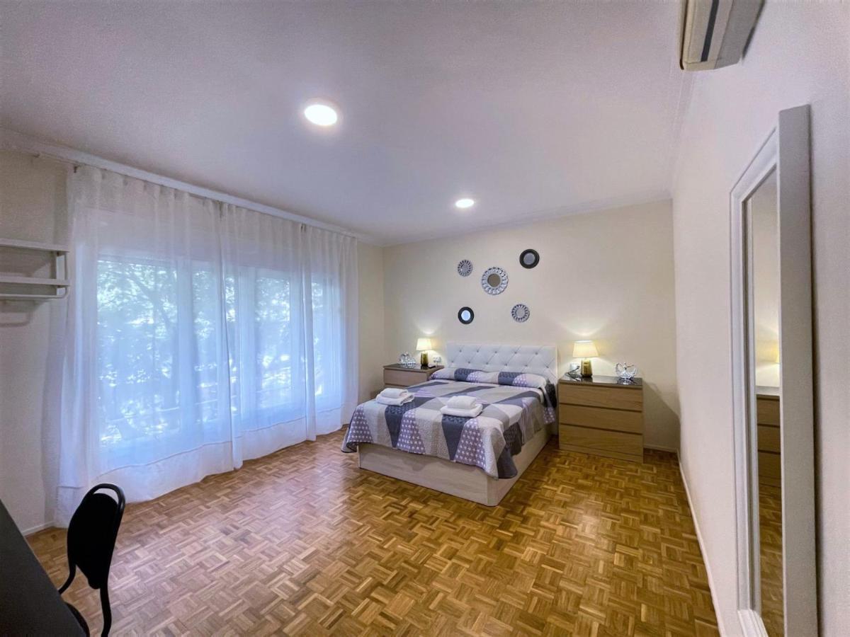 Villarroel Habitaciones Барселона Екстер'єр фото
