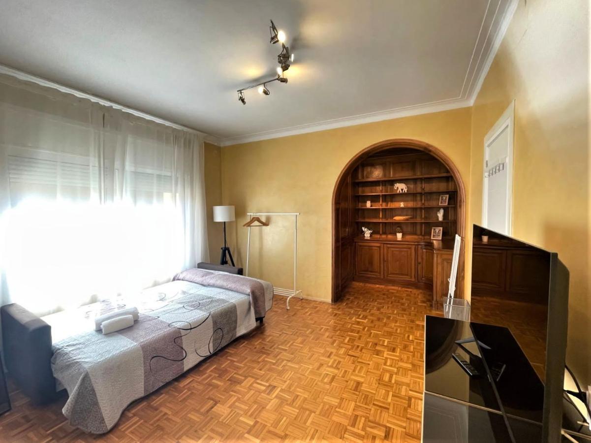 Villarroel Habitaciones Барселона Екстер'єр фото