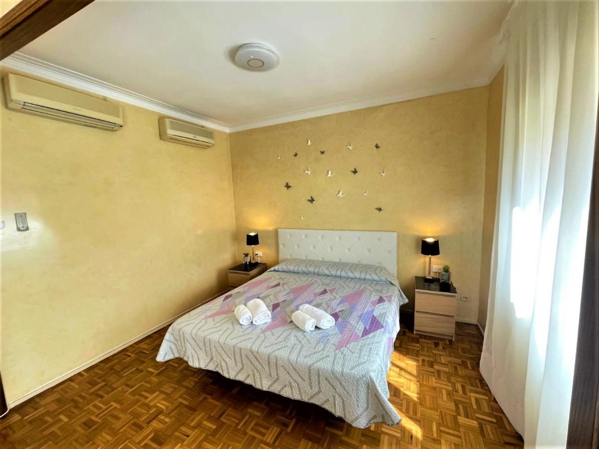 Villarroel Habitaciones Барселона Екстер'єр фото